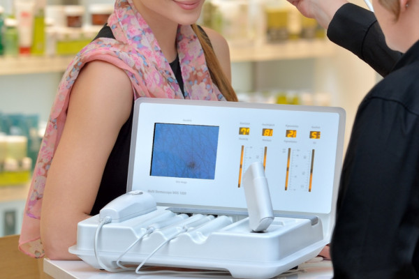 Naprave za podporo svetovanju v kozmetiki